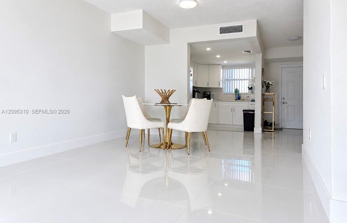 En Venta: $310,000 (2 camas, 1 baños, 1125 Pies cuadrados)