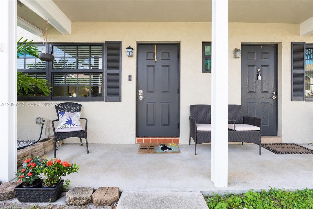 Active With Contract: $424,900 (2 beds, 2 baths, 1224 Square Feet)