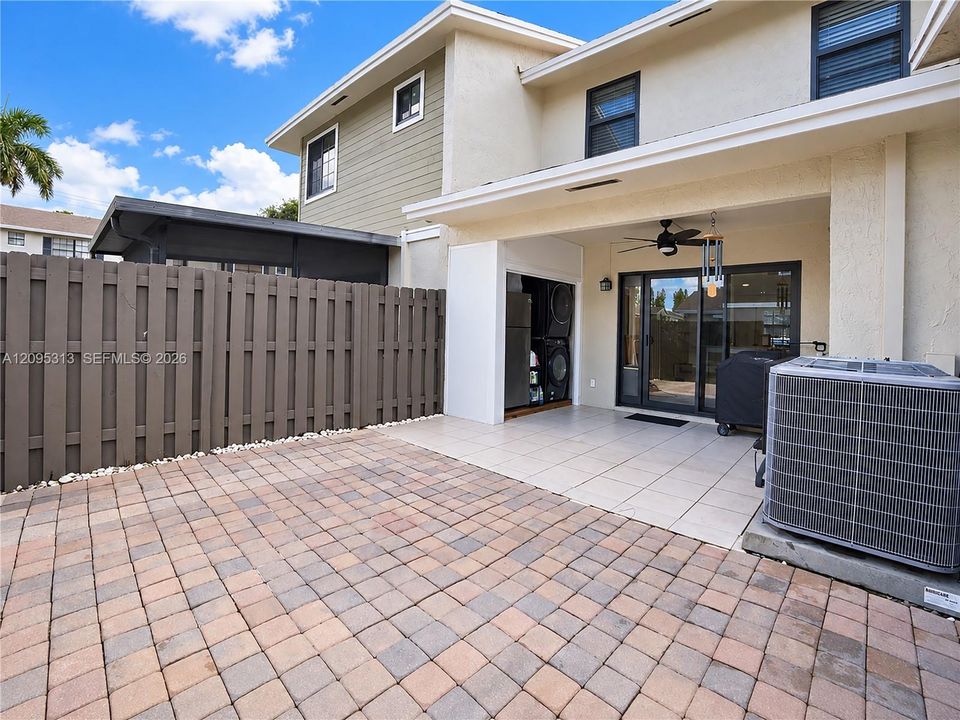 Active With Contract: $424,900 (2 beds, 2 baths, 1224 Square Feet)