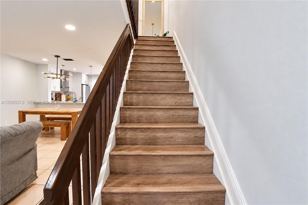Active With Contract: $424,900 (2 beds, 2 baths, 1224 Square Feet)
