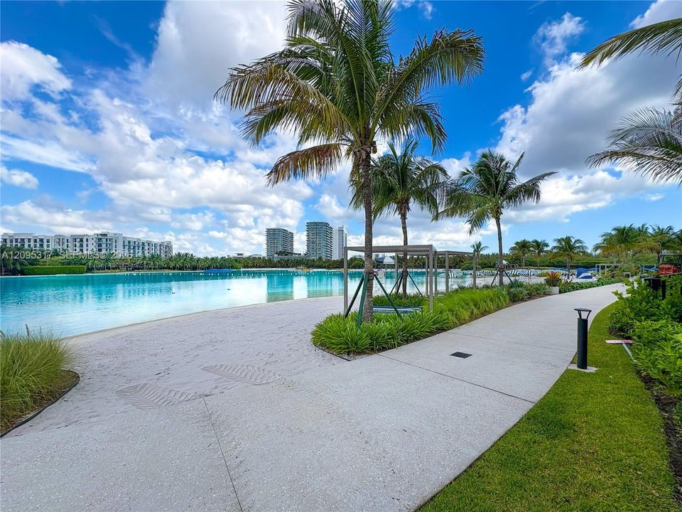 For Rent: $9,800 (2 beds, 3 baths, 1481 Square Feet)