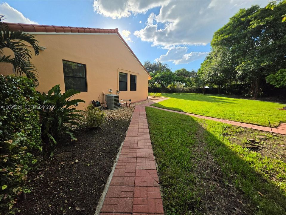 For Sale: $2,950,000 (5 beds, 3 baths, 3633 Square Feet)