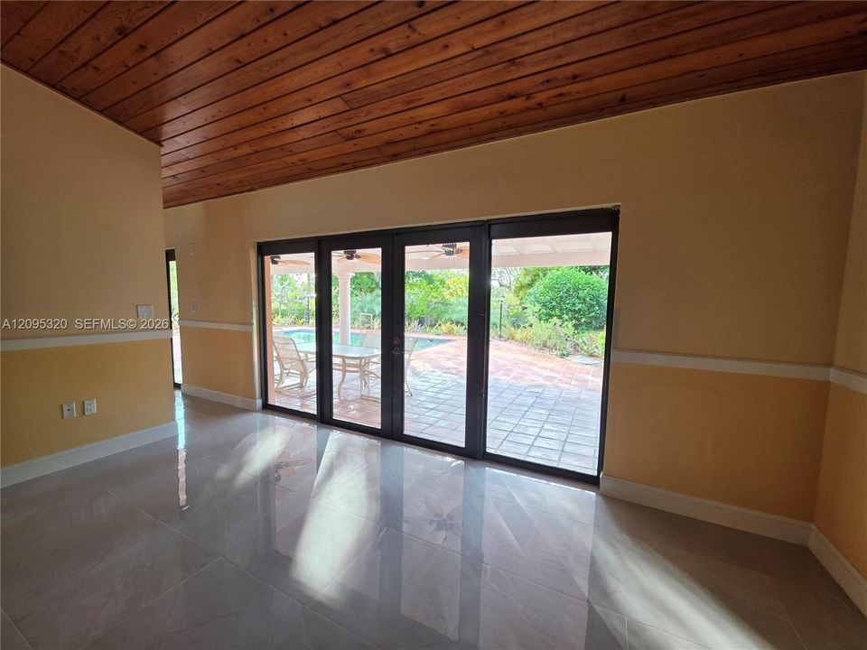 For Sale: $2,950,000 (5 beds, 3 baths, 3633 Square Feet)