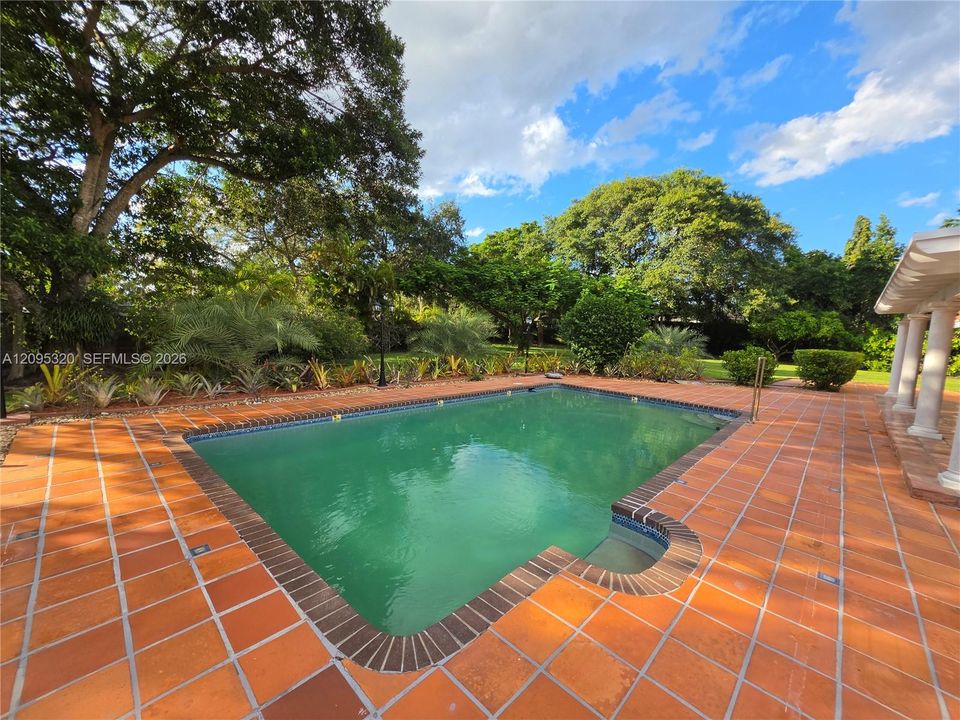 For Sale: $2,950,000 (5 beds, 3 baths, 3633 Square Feet)