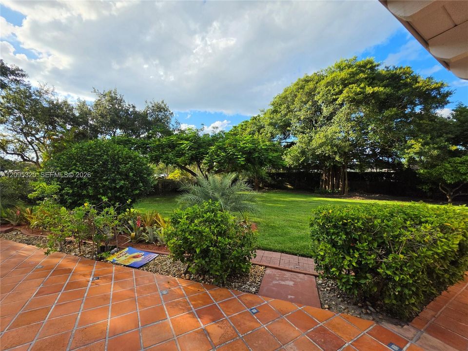 For Sale: $2,950,000 (5 beds, 3 baths, 3633 Square Feet)