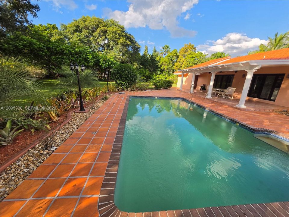For Sale: $2,950,000 (5 beds, 3 baths, 3633 Square Feet)