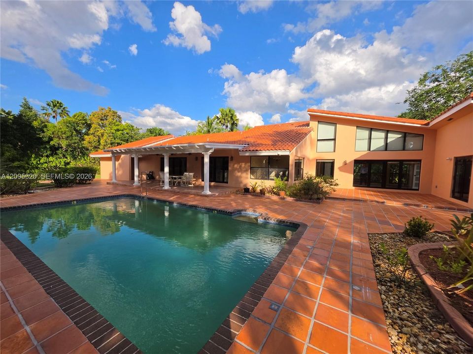 For Sale: $2,950,000 (5 beds, 3 baths, 3633 Square Feet)