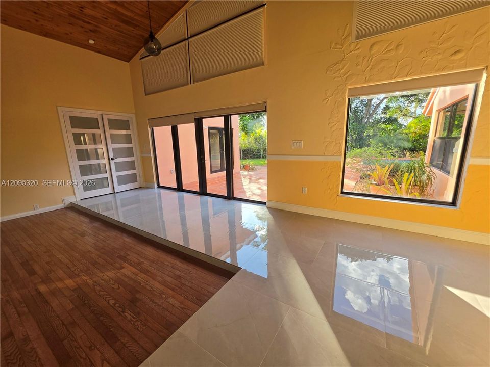 For Sale: $2,950,000 (5 beds, 3 baths, 3633 Square Feet)
