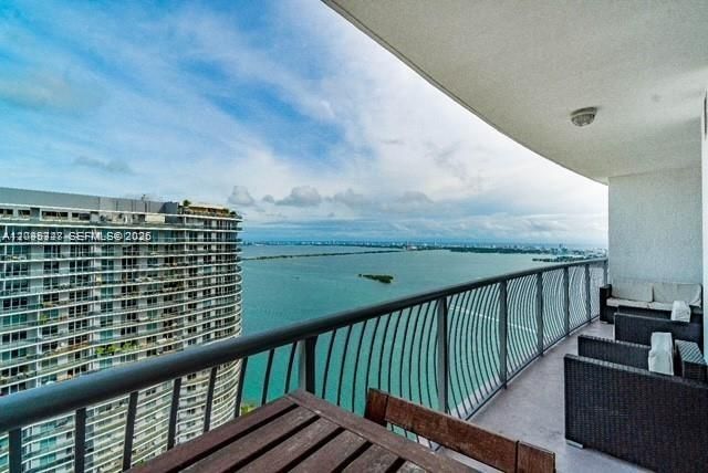 En Venta: $435,000 (1 camas, 1 baños, 825 Pies cuadrados)