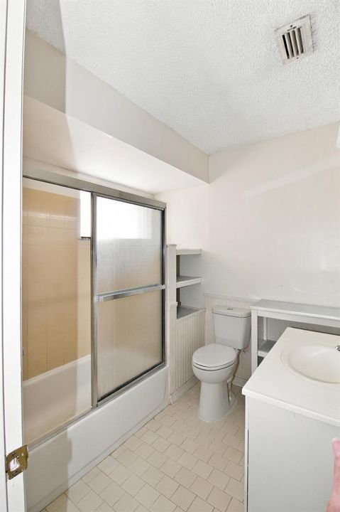 2nd bathroom