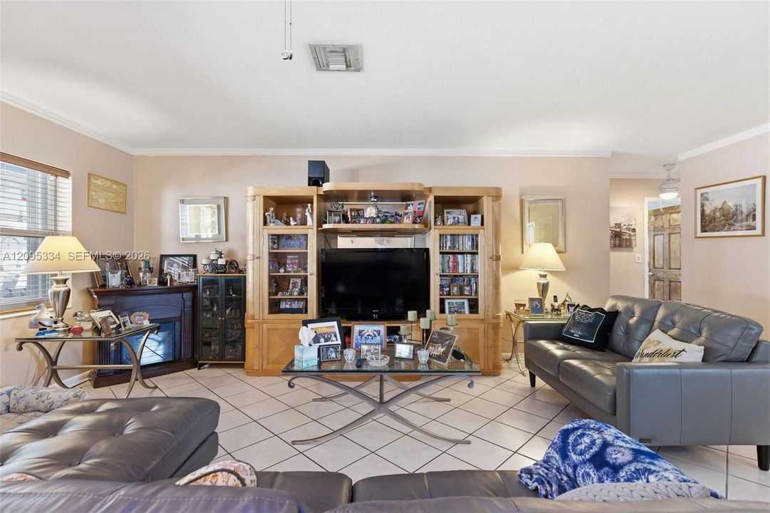 For Sale: $674,900 (3 beds, 2 baths, 1534 Square Feet)
