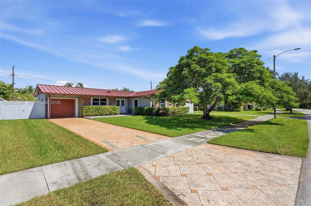 For Sale: $674,900 (3 beds, 2 baths, 1534 Square Feet)