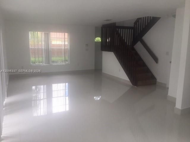 For Rent: $4,300 (4 beds, 2 baths, 1884 Square Feet)