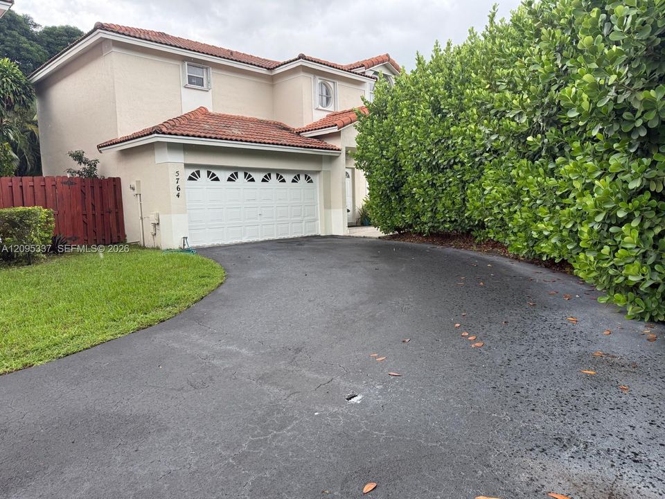 For Rent: $4,300 (4 beds, 2 baths, 1884 Square Feet)