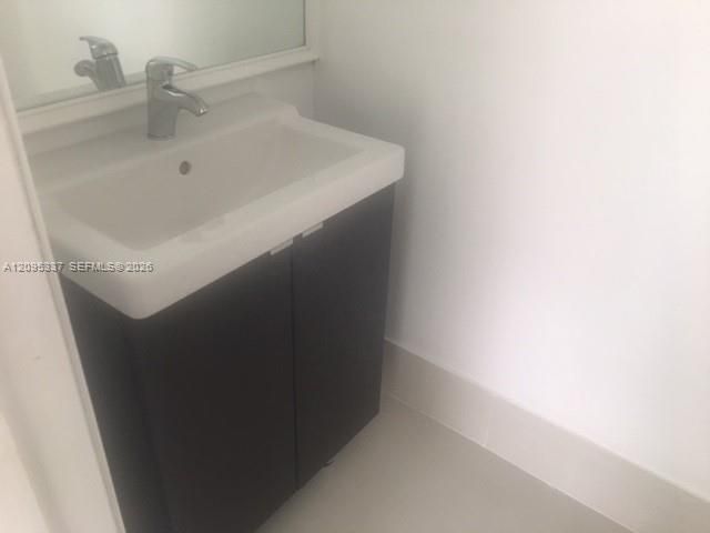 For Rent: $4,300 (4 beds, 2 baths, 1884 Square Feet)