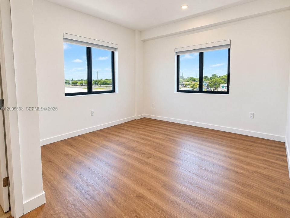 For Rent: $2,550 (2 beds, 2 baths, 904 Square Feet)