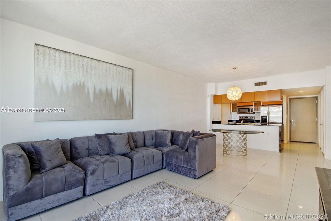 En Venta: $419,000 (1 camas, 1 baños, 825 Pies cuadrados)