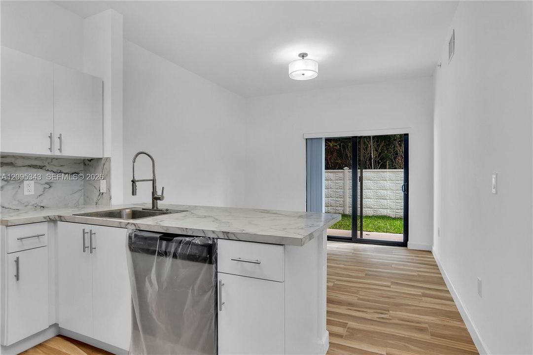 For Rent: $2,300 (2 beds, 2 baths, 1100 Square Feet)