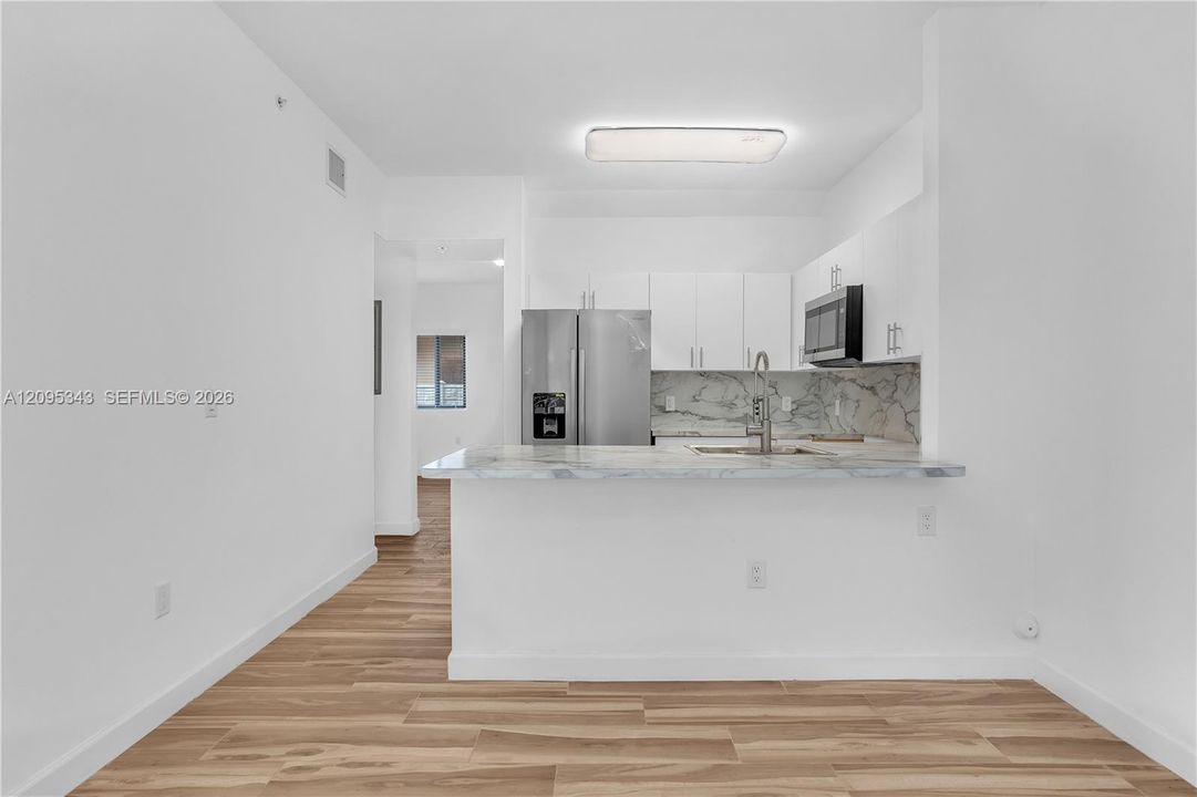 For Rent: $2,300 (2 beds, 2 baths, 1100 Square Feet)