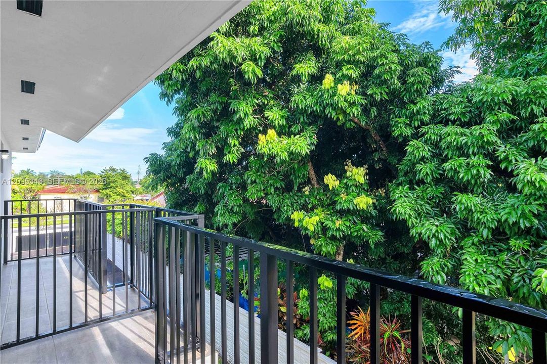For Rent: $2,300 (2 beds, 2 baths, 1100 Square Feet)