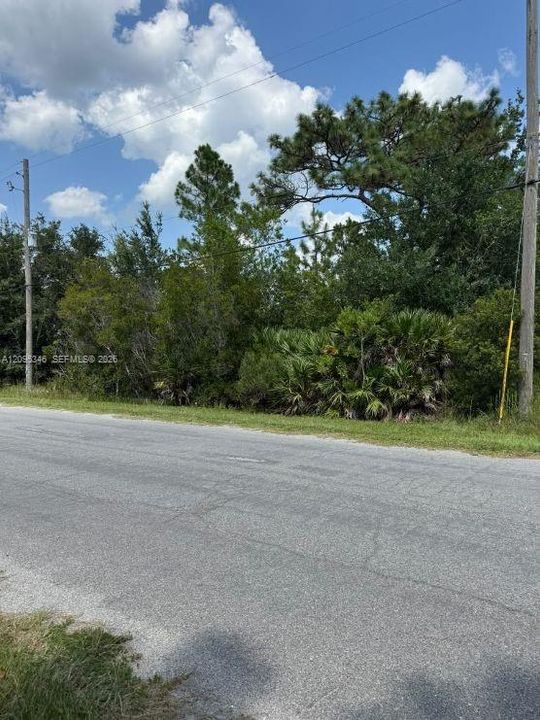 На продажу: $105,000 (1.08 acres)