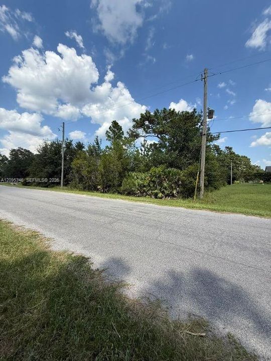 На продажу: $105,000 (1.08 acres)