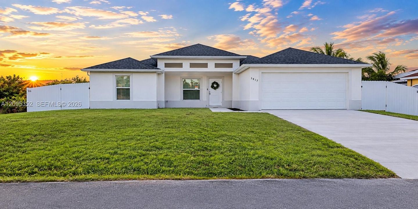 For Rent: $2,500 (4 beds, 3 baths, 1935 Square Feet)