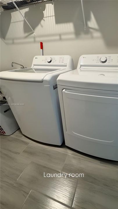 For Rent: $2,500 (4 beds, 3 baths, 1935 Square Feet)