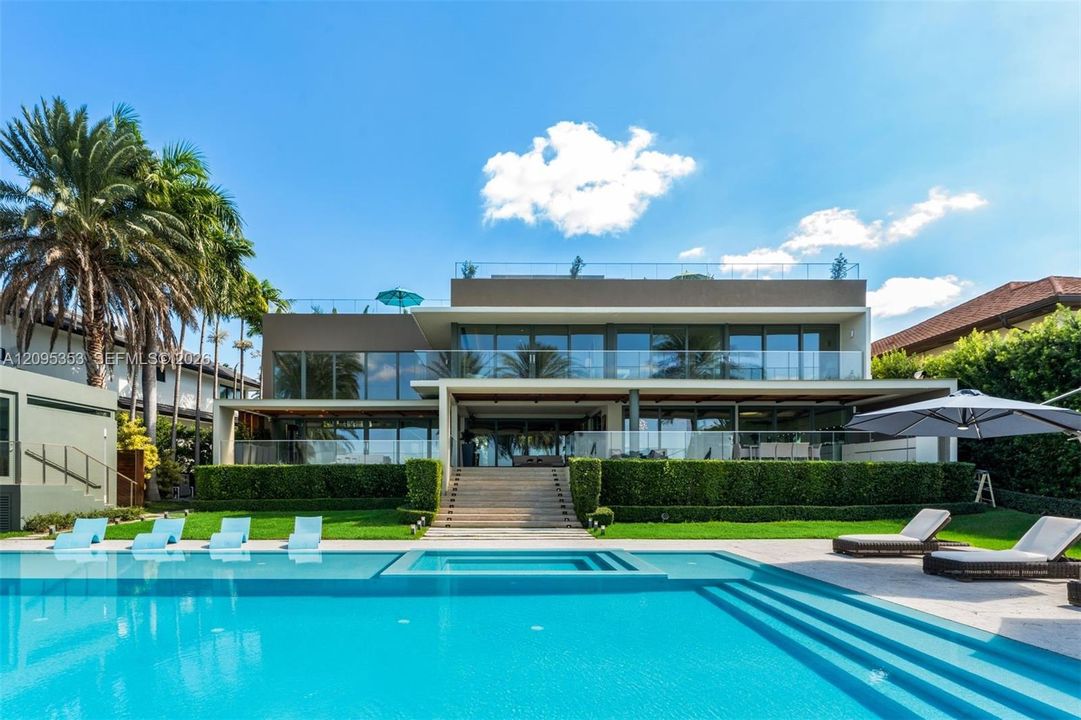 В аренду: $180,000 (5 спален, 8 ванн, 8903 Квадратных фут)