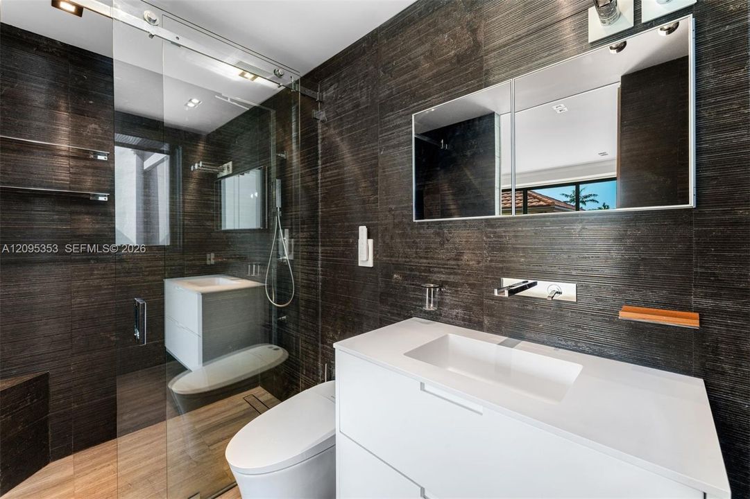 В аренду: $180,000 (5 спален, 8 ванн, 8903 Квадратных фут)