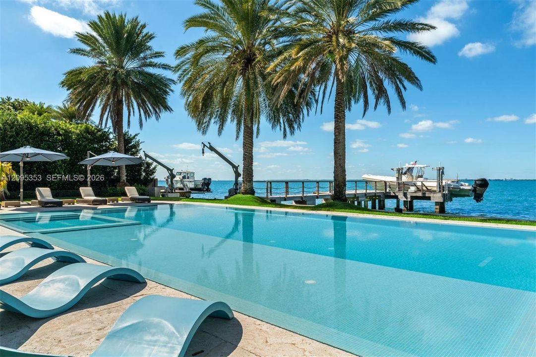 В аренду: $180,000 (5 спален, 8 ванн, 8903 Квадратных фут)