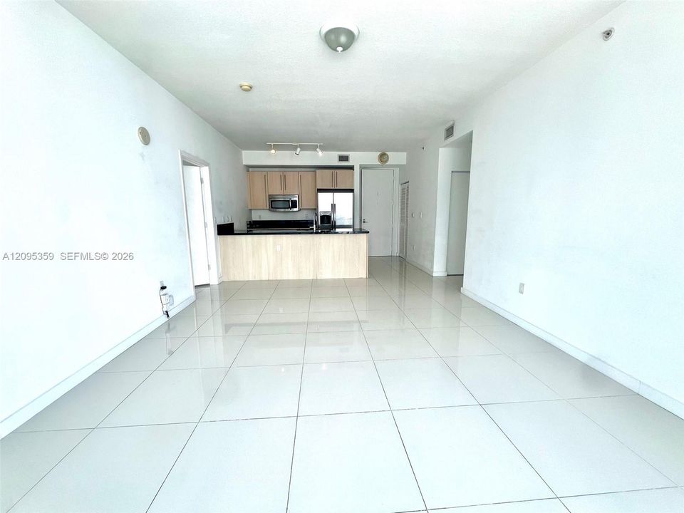 В аренду: $3,900 (2 спален, 2 ванн, 1076 Квадратных фут)