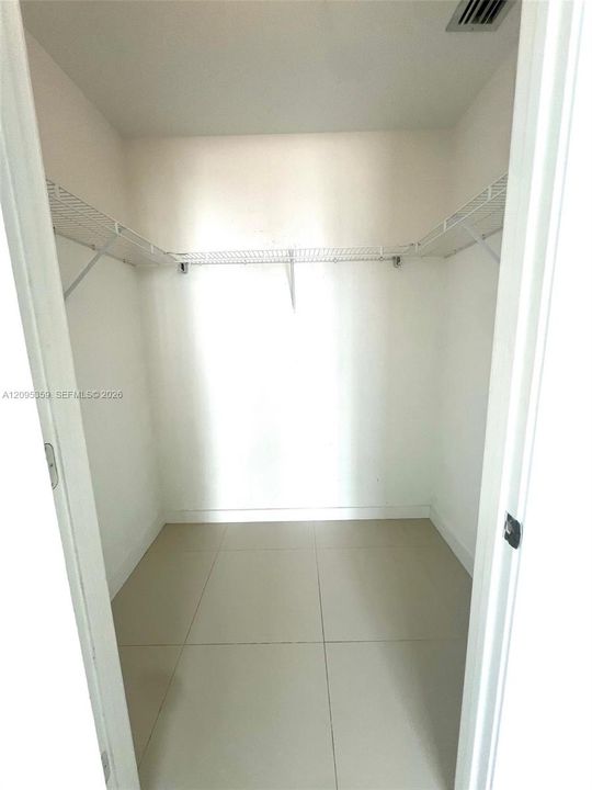 В аренду: $3,900 (2 спален, 2 ванн, 1076 Квадратных фут)