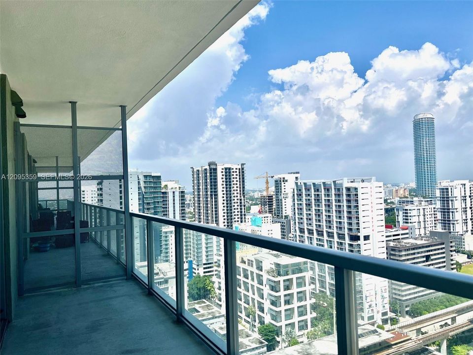 В аренду: $3,900 (2 спален, 2 ванн, 1076 Квадратных фут)