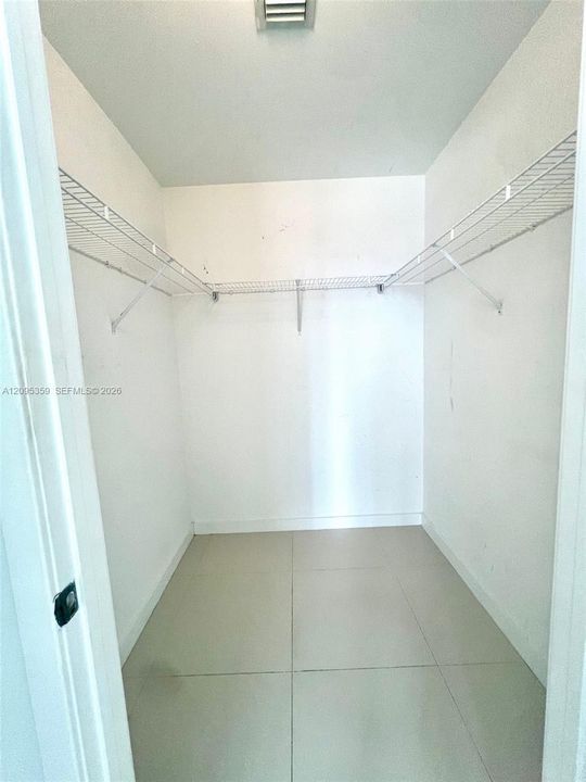 В аренду: $3,900 (2 спален, 2 ванн, 1076 Квадратных фут)