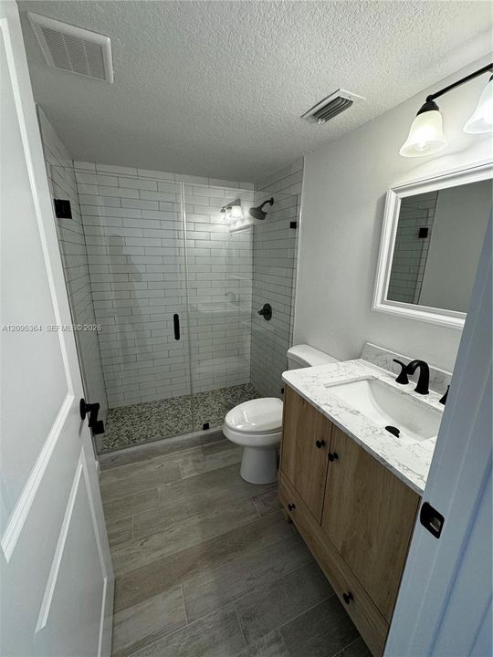 For Rent: $2,000 (2 beds, 2 baths, 822 Square Feet)