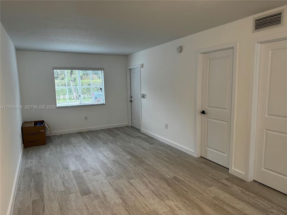 For Rent: $2,000 (2 beds, 2 baths, 822 Square Feet)