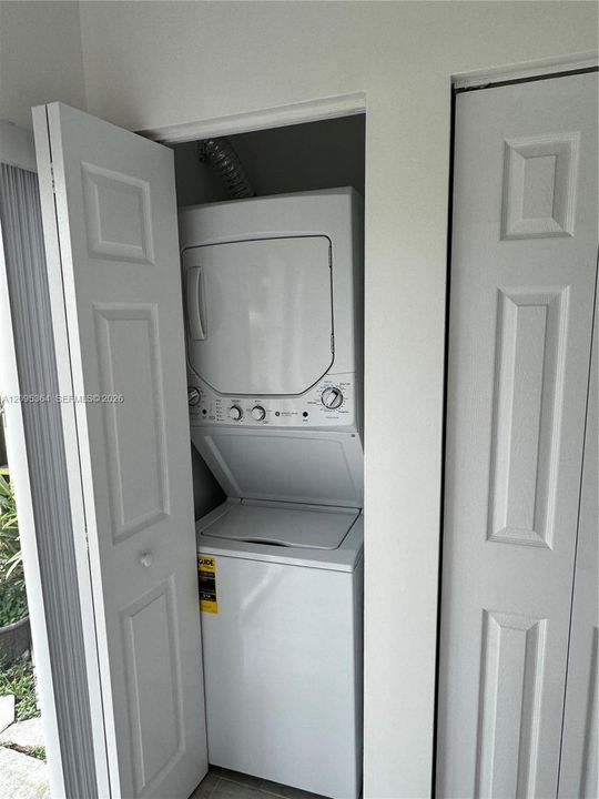 For Rent: $2,000 (2 beds, 2 baths, 822 Square Feet)