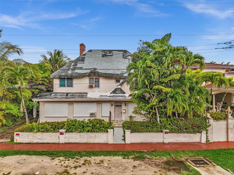 En Venta: $9,600,000 (13 camas, 10 baños, 6949 Pies cuadrados)