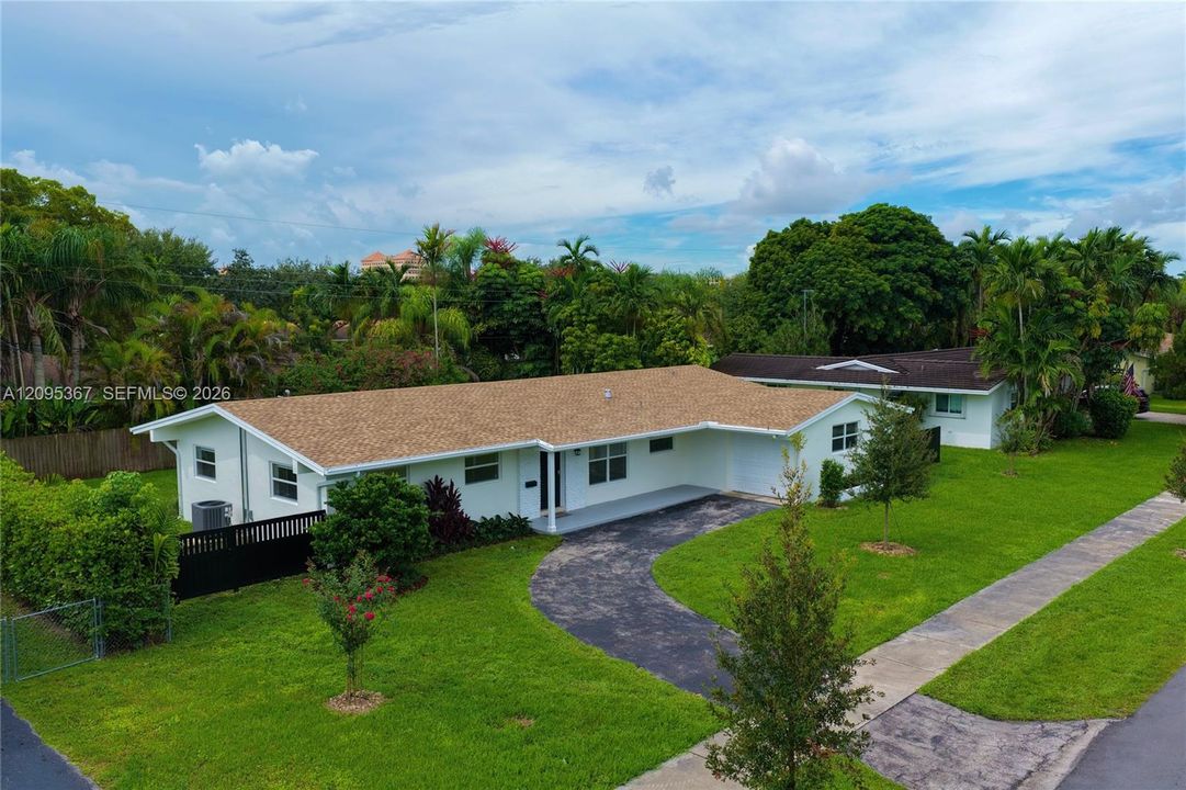 For Rent: $6,850 (4 beds, 2 baths, 1728 Square Feet)