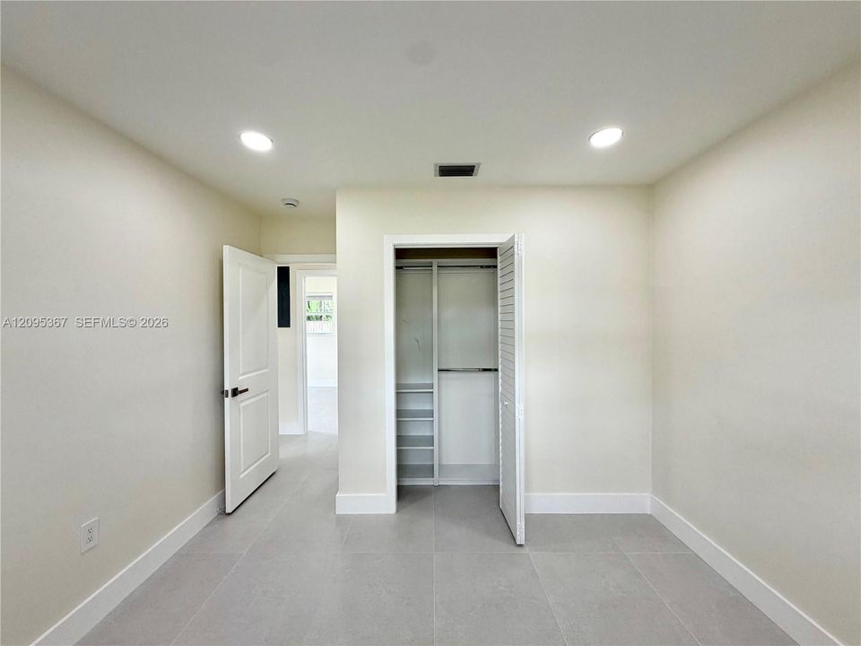 For Rent: $6,850 (4 beds, 2 baths, 1728 Square Feet)