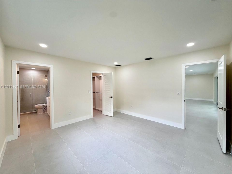 For Rent: $6,850 (4 beds, 2 baths, 1728 Square Feet)