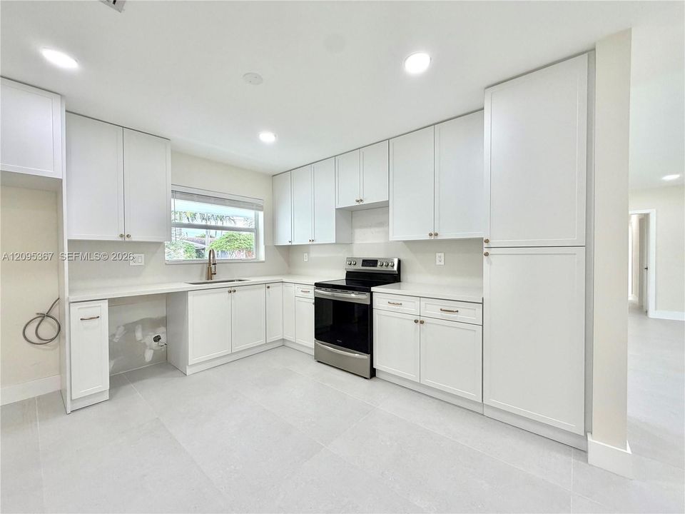 For Rent: $6,850 (4 beds, 2 baths, 1728 Square Feet)