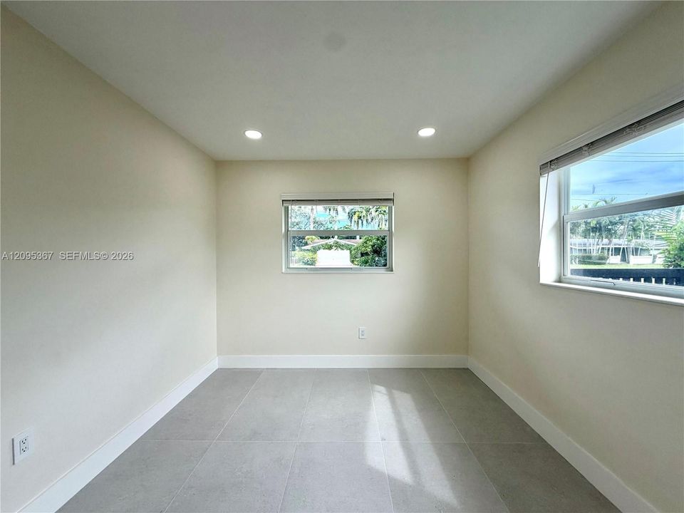For Rent: $6,850 (4 beds, 2 baths, 1728 Square Feet)