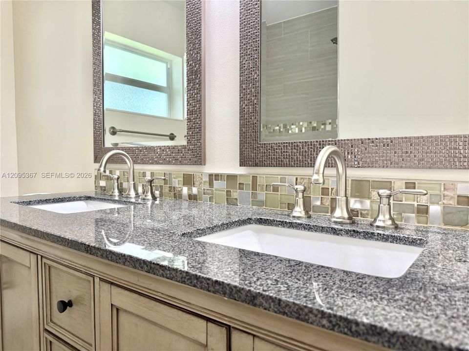 For Rent: $6,850 (4 beds, 2 baths, 1728 Square Feet)
