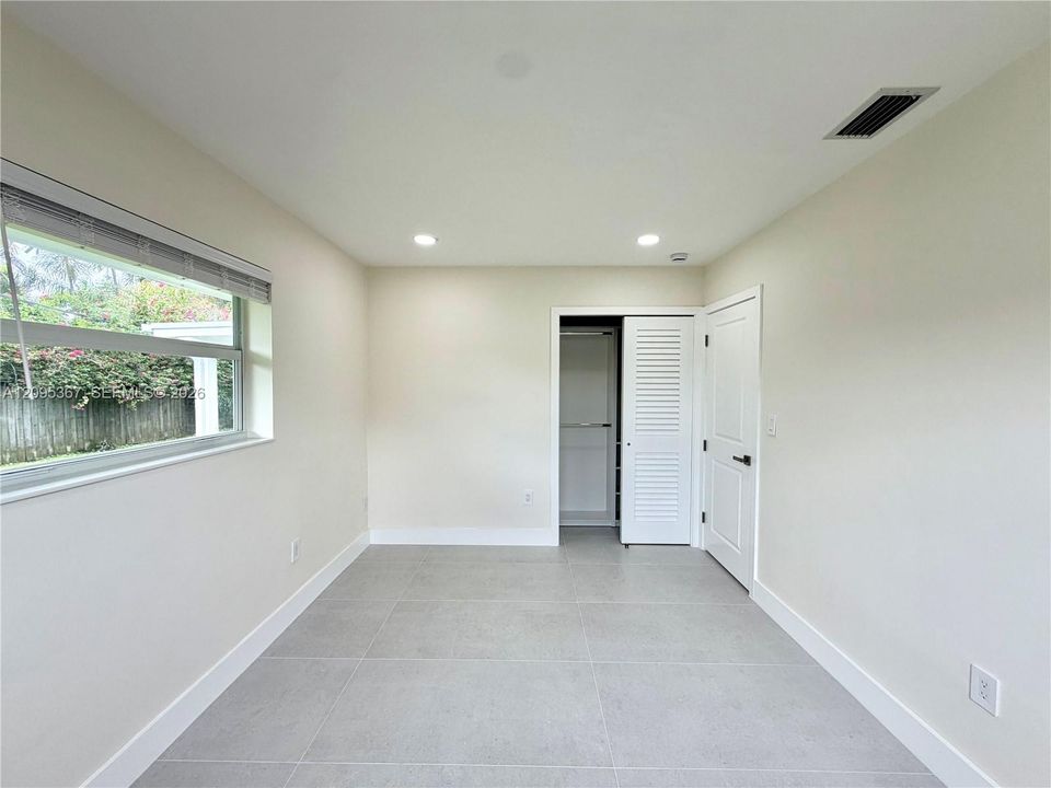 For Rent: $6,850 (4 beds, 2 baths, 1728 Square Feet)