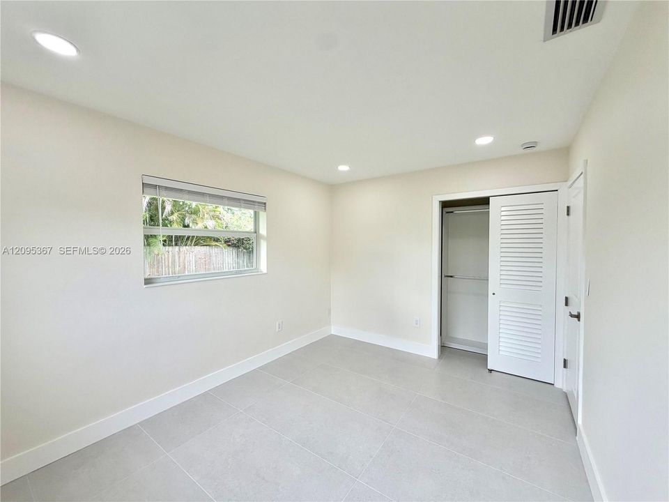 For Rent: $6,850 (4 beds, 2 baths, 1728 Square Feet)