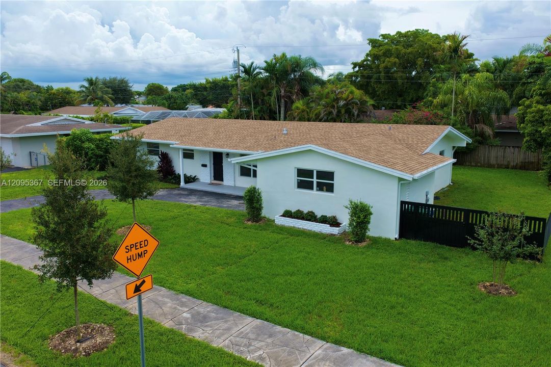 For Rent: $6,850 (4 beds, 2 baths, 1728 Square Feet)