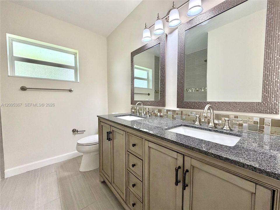 For Rent: $6,850 (4 beds, 2 baths, 1728 Square Feet)