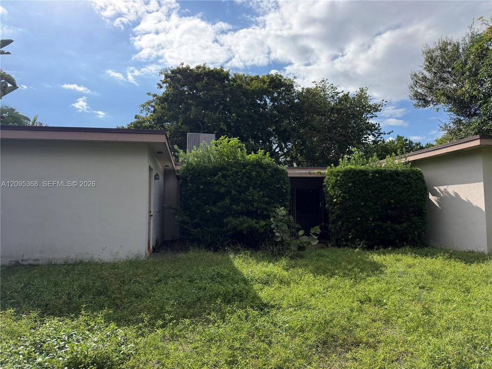 For Sale: $499,990 (3 beds, 2 baths, 2300 Square Feet)
